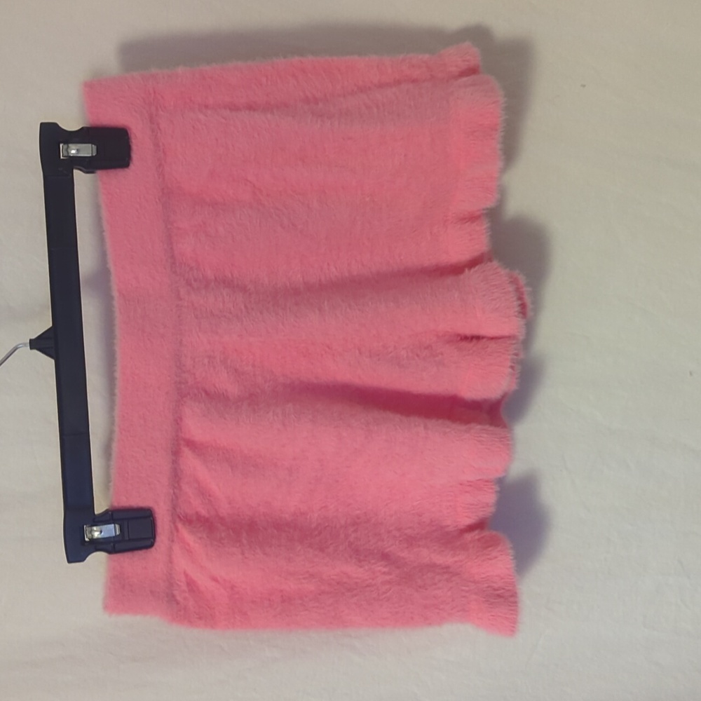 NWOT Asos Designs pink fuzzy shorts - Picture 2 of 9